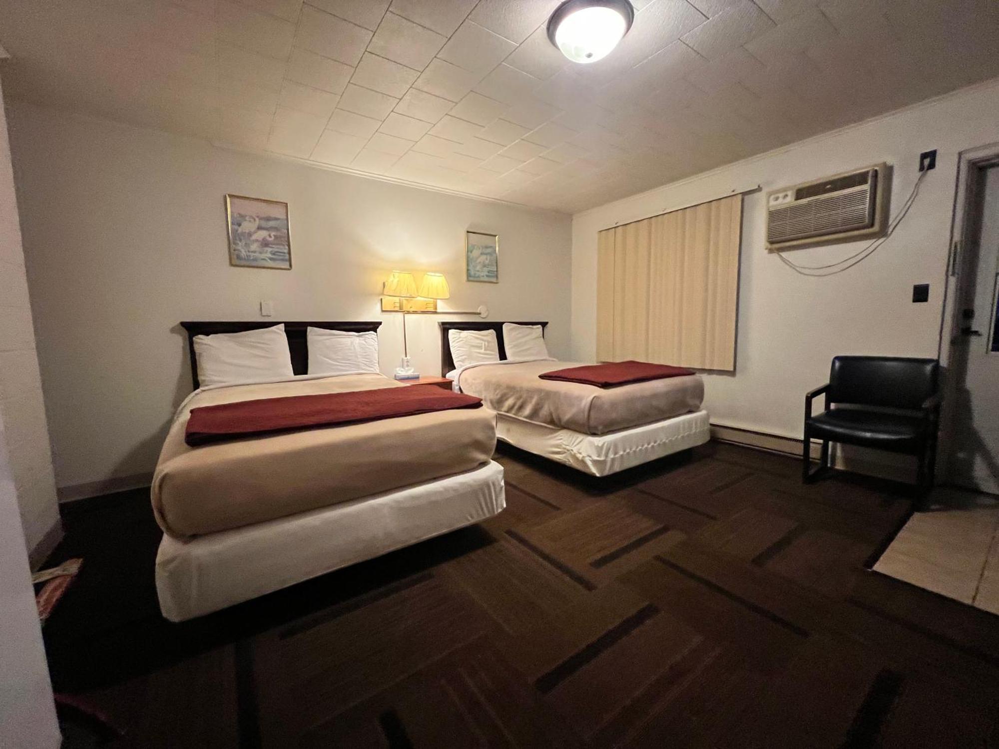 Oyo Hotel Prairie Winds Carthage Keokuk Hwy 136 Εξωτερικό φωτογραφία