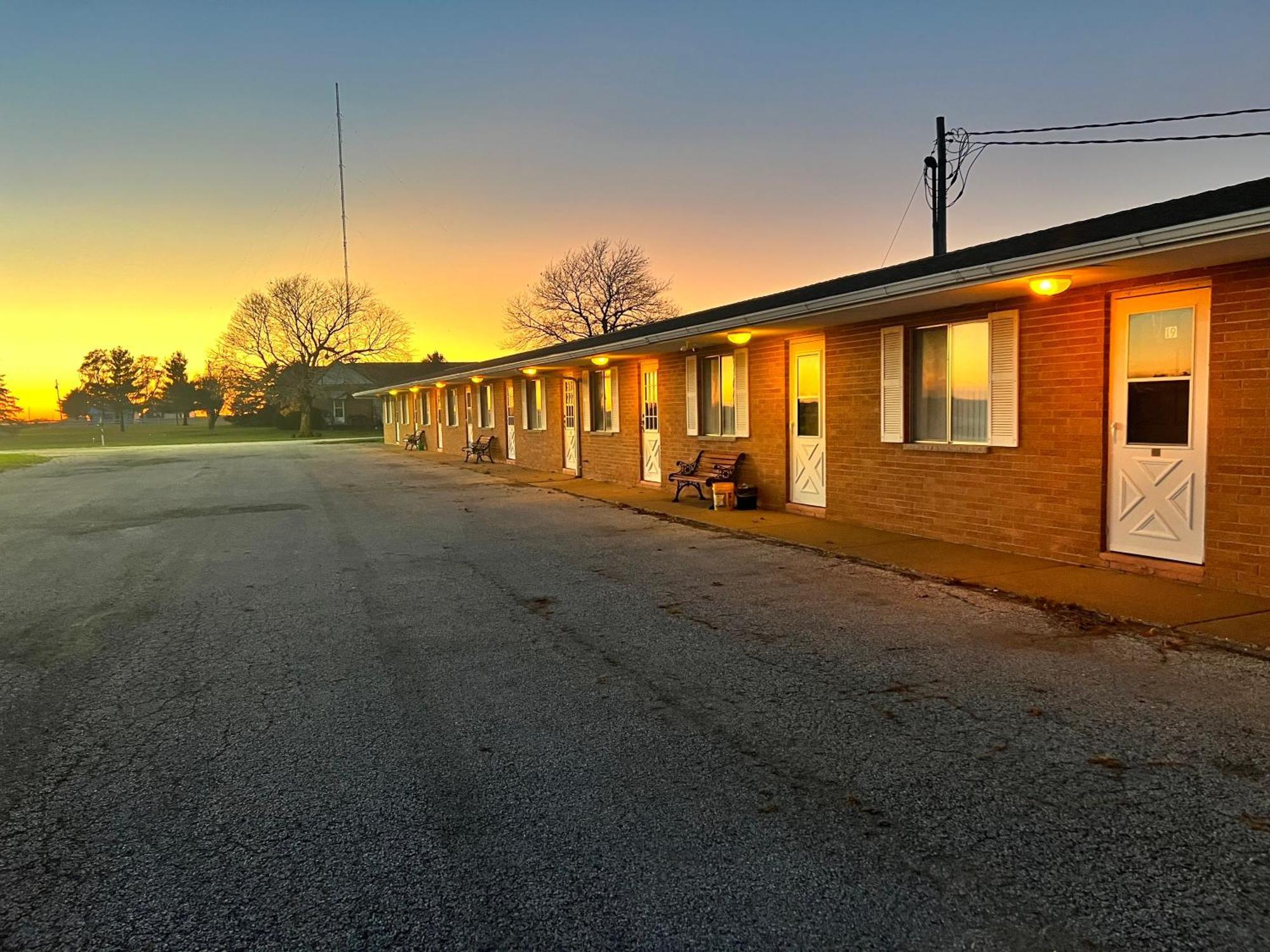 Oyo Hotel Prairie Winds Carthage Keokuk Hwy 136 Εξωτερικό φωτογραφία