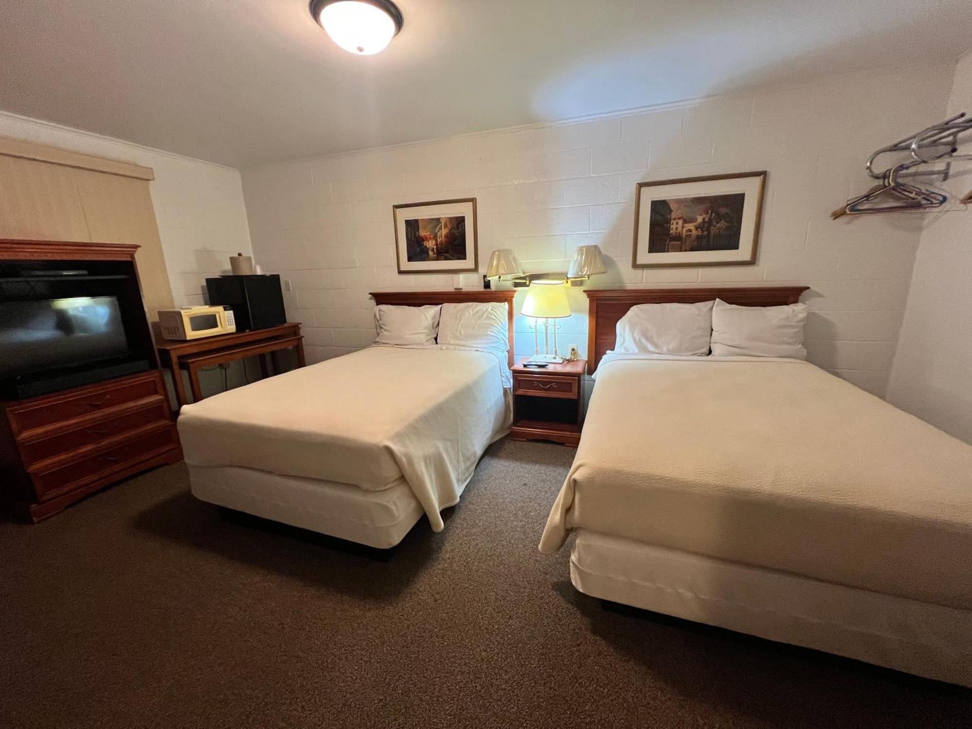 Oyo Hotel Prairie Winds Carthage Keokuk Hwy 136 Εξωτερικό φωτογραφία