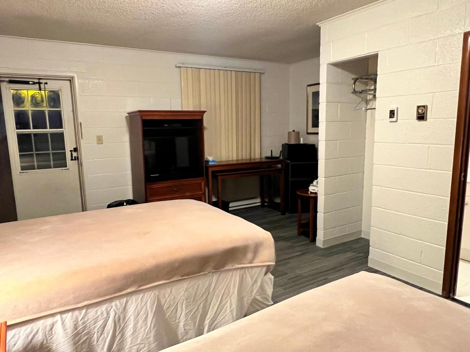 Oyo Hotel Prairie Winds Carthage Keokuk Hwy 136 Εξωτερικό φωτογραφία